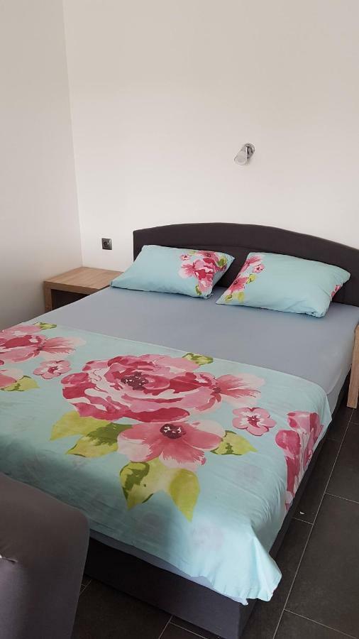 Apartments Star With Pool Biograd Na Moru Exterior foto